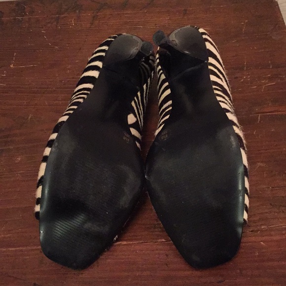 BCBGirls zebra print on calf hair pump - Picture 5 of 7